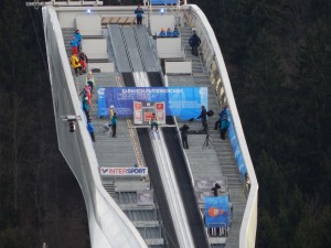 Möchtet Ihr da oben sitzen, geschweige denn Springen????
